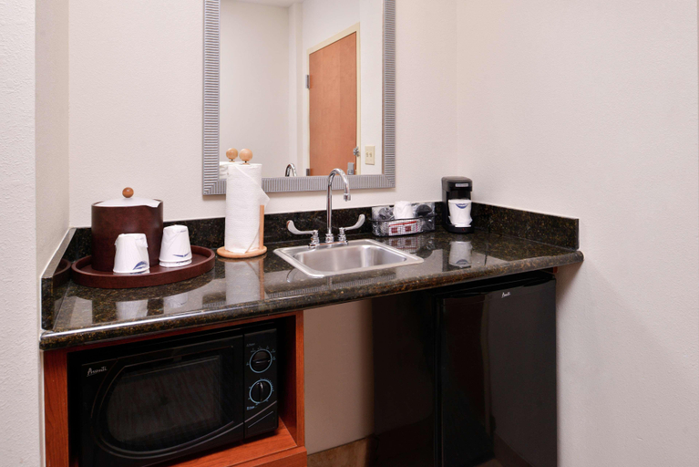 Bedroom 3, Hampton Inn & Suites - Cape Coral/Fort Myers Area, Lee