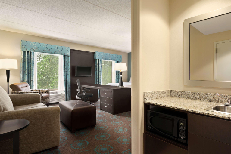 Bedroom 3, Hampton Inn & Suites Bluffton Sun City, Beaufort