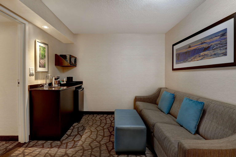 Bedroom 4, Embassy Suites Hotel Niagara Falls, Niagara