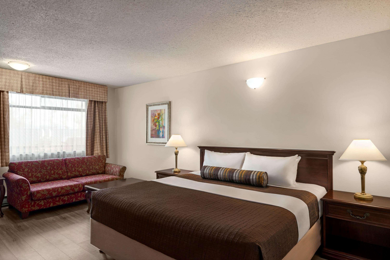 Bedroom 3, Travelodge by Wyndham Abbotsford Bakerview, Fraser Valley