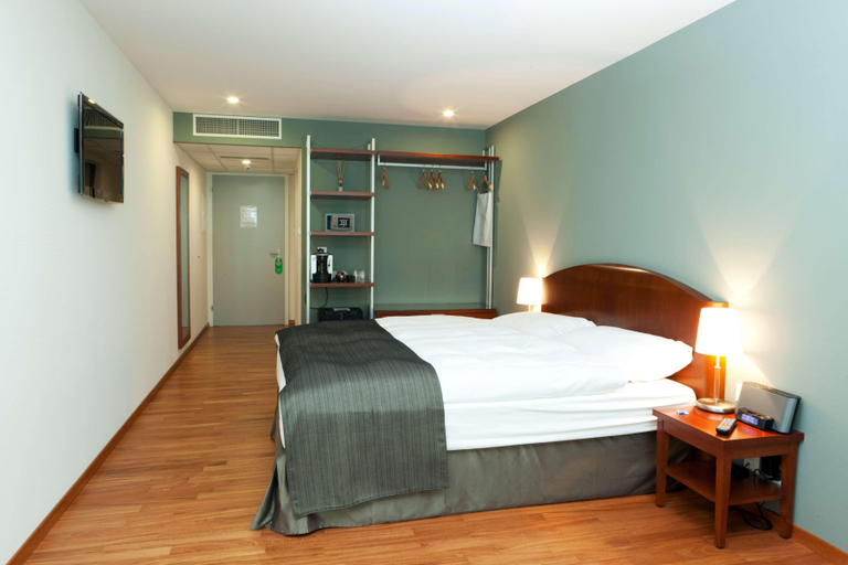 Bedroom 4, Hôtel Rallye & Entrées aux Bains de la Gruyère, La Gruyère