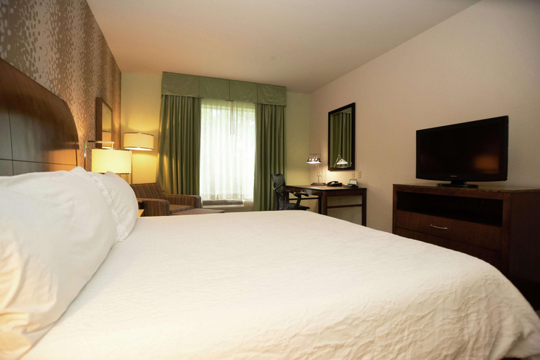 Bedroom 3, Hilton Garden Inn Covington/Mandeville, Saint Tammany