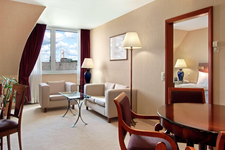 Bedroom 2, Hilton Mainz City, Mainz