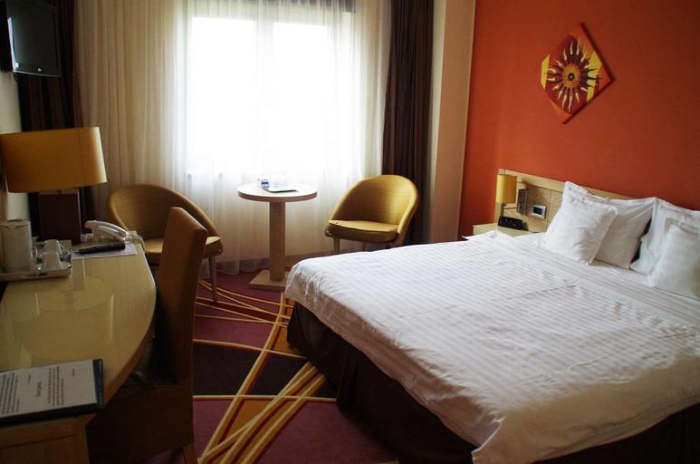 Bedroom 2, Mari Vila Hotel Bucharest, BW Premier Collection, Glina