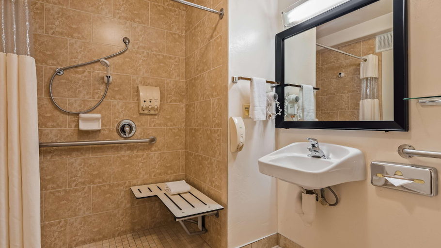 Bathroom 4, Best Western Liberty Inn, Kern