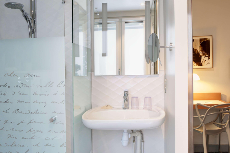 Bathroom 5, Hotel Litteraire Le Swann, BW Premier Collection, Paris