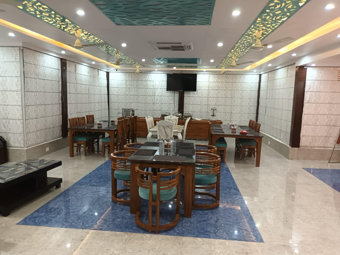 Food & Drinks 2, MR River Resort LLP, Garhwal