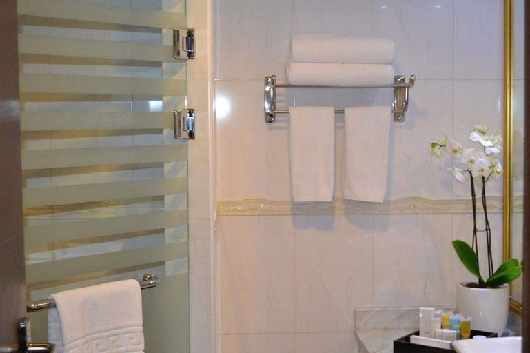Bathroom 5, Best Western Plus Doha, Doha