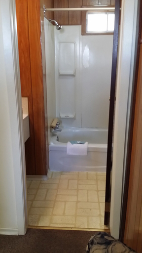 Bathroom 3, Century II Motel, Division No. 3