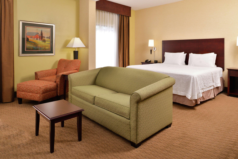 Bedroom 3, Hampton Inn Staunton, Augusta