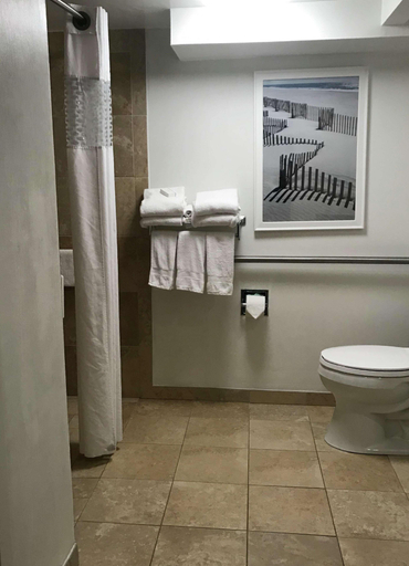 Bathroom 5, Hampton Inn San Diego-Kearny Mesa, San Diego