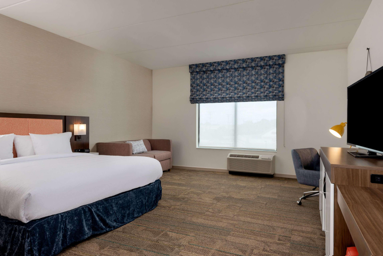 Bedroom 3, Hampton Inn Baltimore Bayview Campus, Baltimore