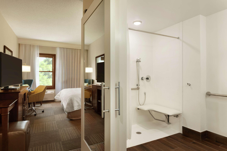 Bathroom 4, Hampton Inn & Suites Springdale, Washington
