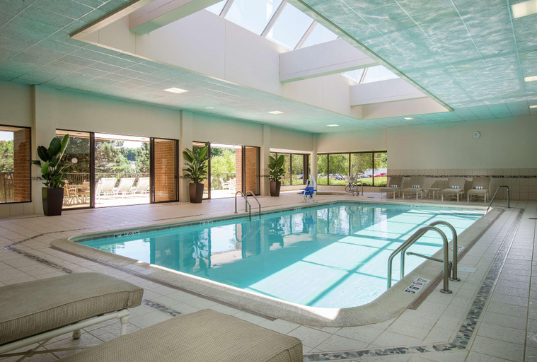 Sport & Beauty 3, DoubleTree by Hilton Lisle Naperville, Dupage
