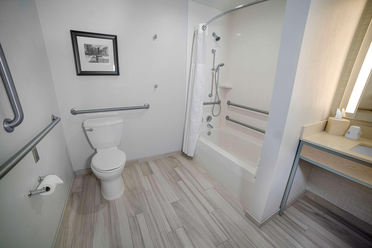 Bathroom 4, Hilton Garden Inn South Bend, Saint Joseph