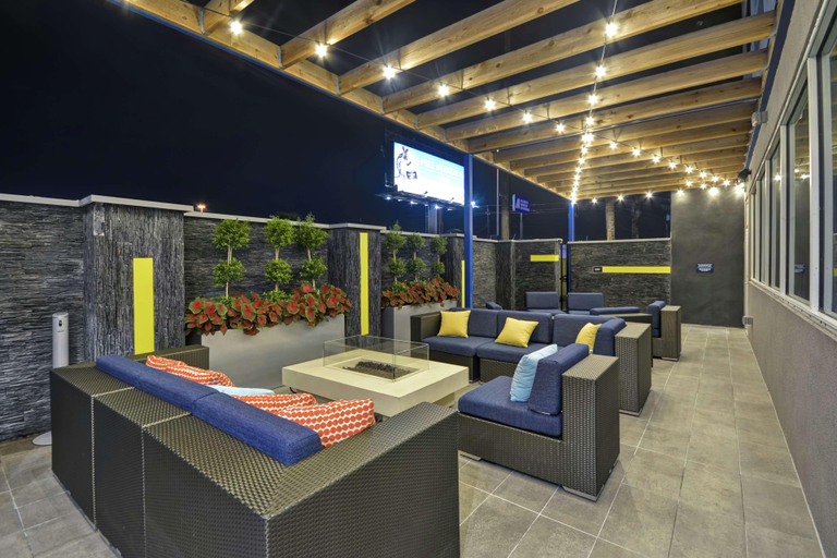 Public Area 2, Tru by Hilton Corpus Christi South Padre Island Dr, Nueces