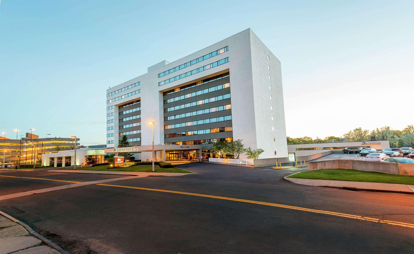 Exterior & Views 2, DoubleTree by Hilton Hotel Binghamton, Broome