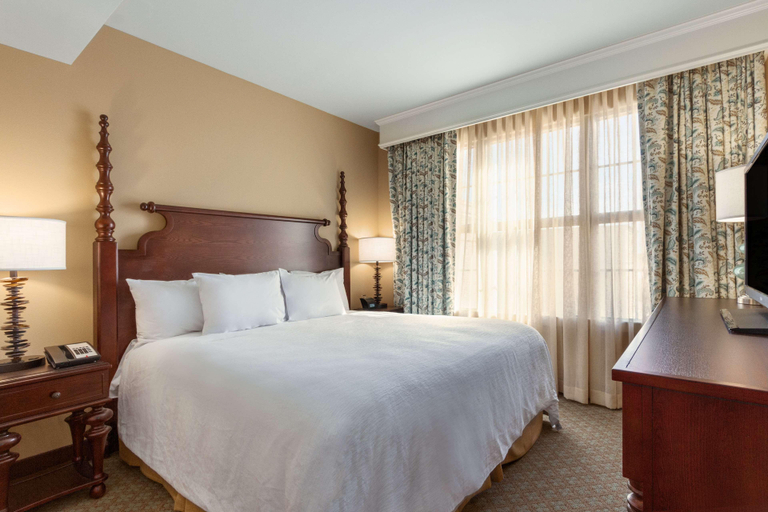 Bedroom 3, Embassy Suites by Hilton Savannah Historic District, Chatham