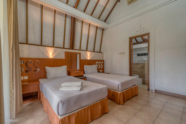 Hotel Tidar Malang - Tap to explore photos