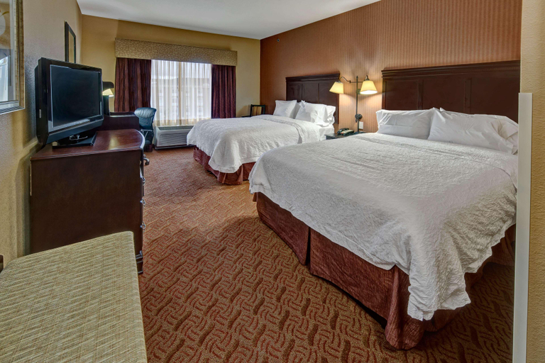 Bedroom 4, Hampton Inn Corsicana, Navarro