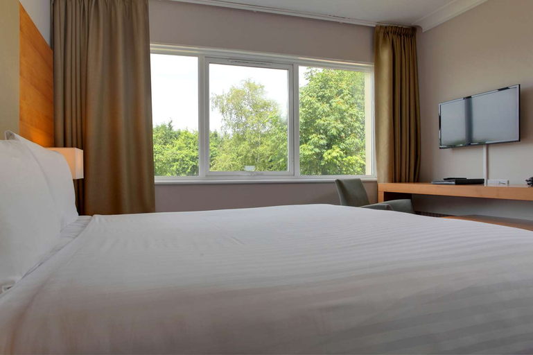 Bedroom 3, Marks Tey Hotel, Sure Hotel Collection by Best W., Essex