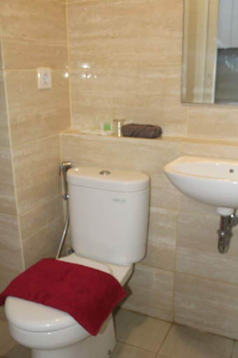 Bathroom, Apartemen Aeropolis By Sweet Room, Tangerang