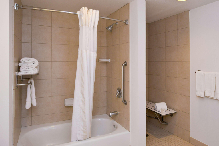 Bathroom 4, Hilton Garden Inn Yuma Pivot Point, Yuma