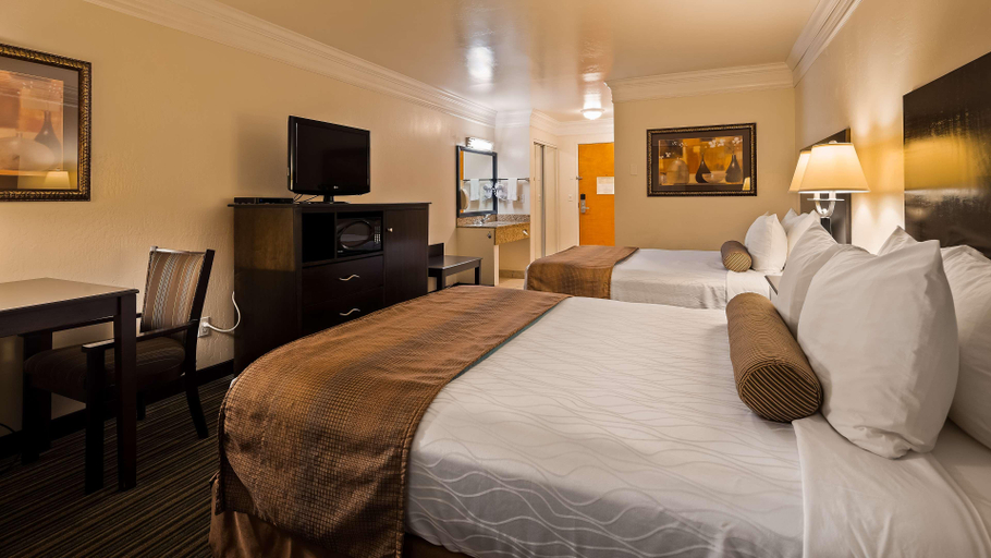 Bedroom 3, Best Western Liberty Inn, Kern