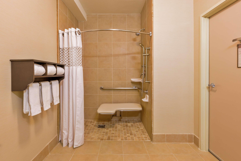 Bathroom 5, Spark by Hilton Bakersfield Central, Kern