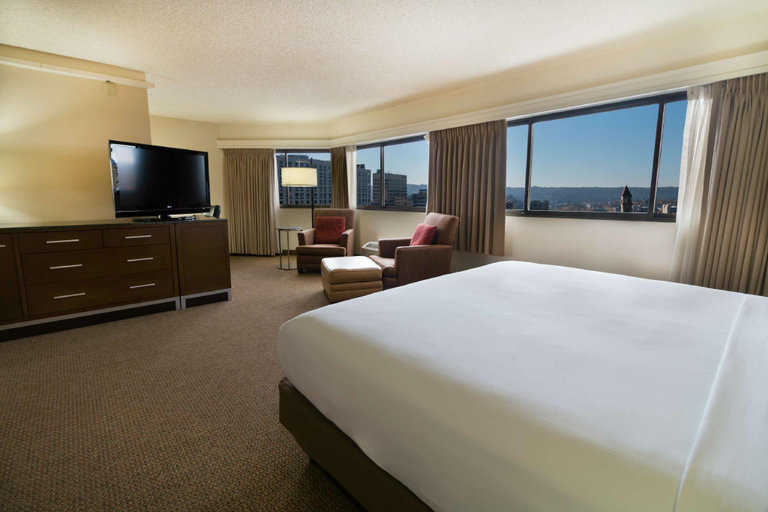 Bedroom 3, Doubletree Hotel Spokane-City Center, Spokane