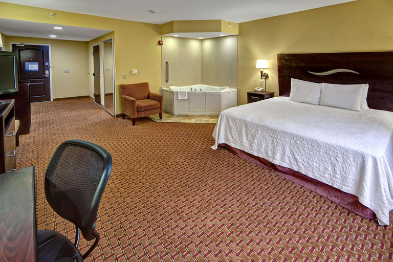 Bedroom 4, Hampton Inn Galax, Galax