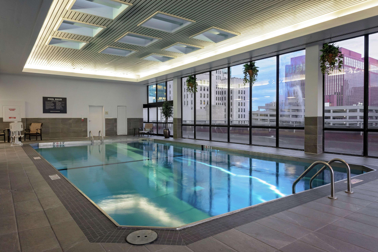 Sport & Beauty 2, DoubleTree by Hilton Hotel Omaha Downtown, Douglas