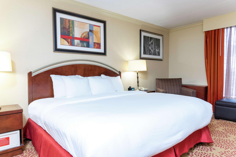 Bedroom 3, Doubletree By Hilton Hotel Grand Rapids Airport, Kent