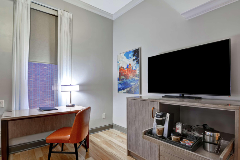 Bedroom 2, The Cincinnatian Hotel, Curio Collection by Hilton, Cincinnati
