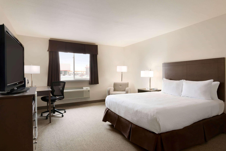 Bedroom 4, Days Inn by Wyndham Steinbach, Division No. 2
