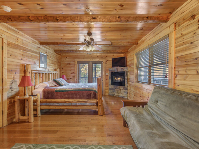 Bedroom 4, Family Ties Lodge, Sevier