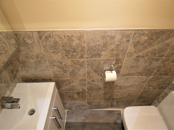 Bathroom 3, Seaford Guest House, Stoke-on-Trent