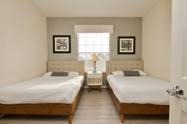 Bedroom 3, Lake View Lodge, Orange