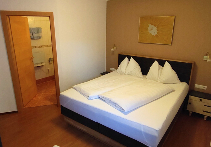 Bedroom 4, Hotel Garni Tannenhof, Sankt Johann im Pongau