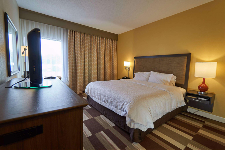 Bedroom 3, Hampton Inn Uniontown, Fayette