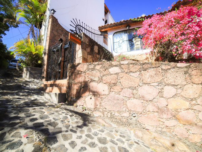 Others 5, Casa de las Cruces Taxco, Tetipac