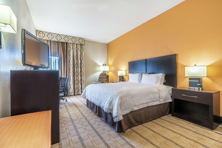 Bedroom 3, Hampton Inn Milledgeville, Baldwin