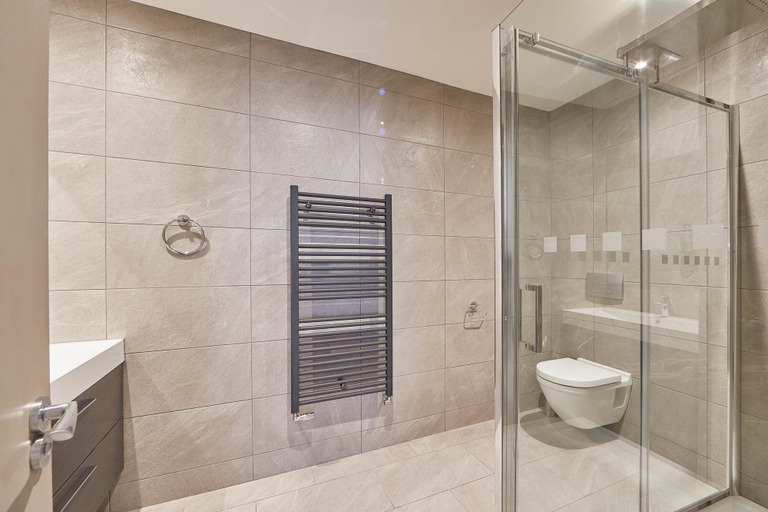 Bathroom 5, Host Stay Othala The Merchants Quarters, North Yorkshire