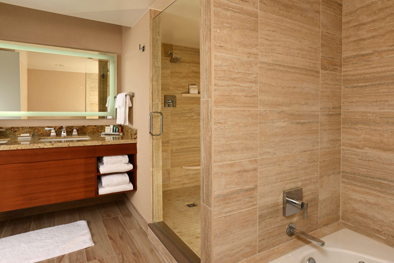 Bathroom 5, The Inverness Denver, a Hilton Golf & Spa Resort, Arapahoe