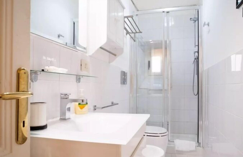 Bathroom 5, La Casetta di Piazza Vittorio, Rome