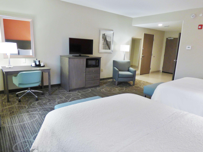 Bedroom 4, Hampton Inn & Suites Pensacola/I-10 Pine Forest Ro, Escambia