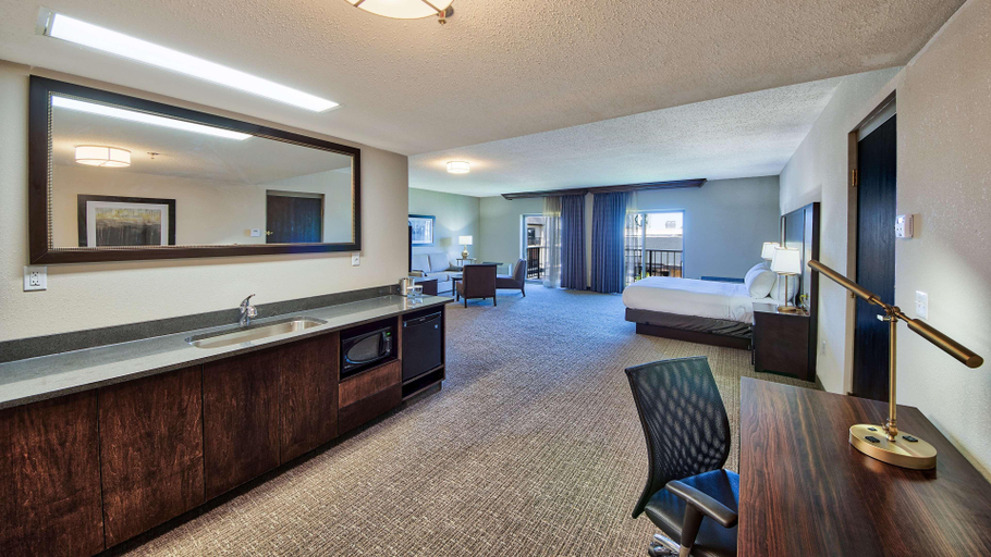 Bedroom 3, DoubleTree by Hilton Port Huron, Saint Clair
