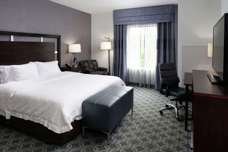 Bedroom 3, Hampton Inn & Suites Greensboro/Coliseum Area, Guilford