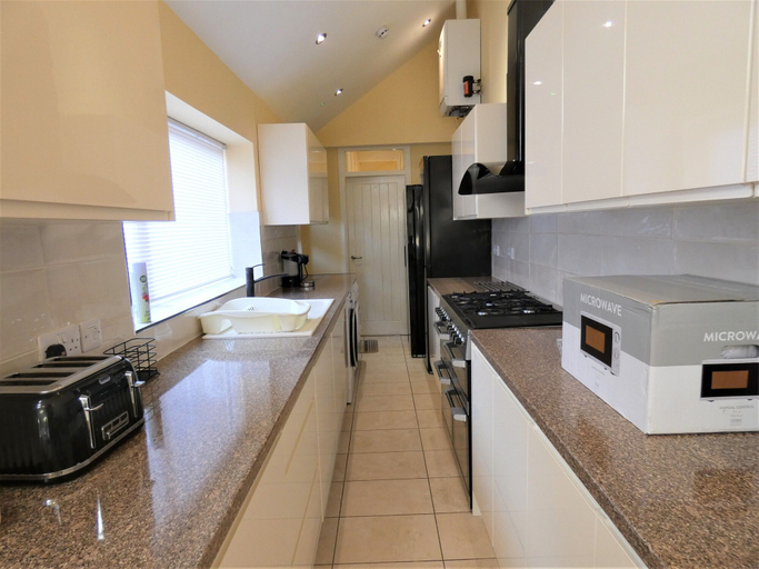 Others 5, Seaford Guest House, Stoke-on-Trent