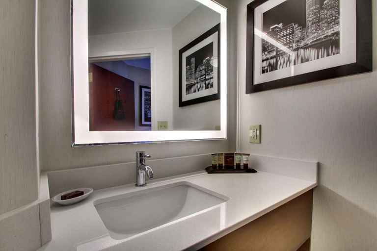 Bathroom, Roundhouse Suites, Boston